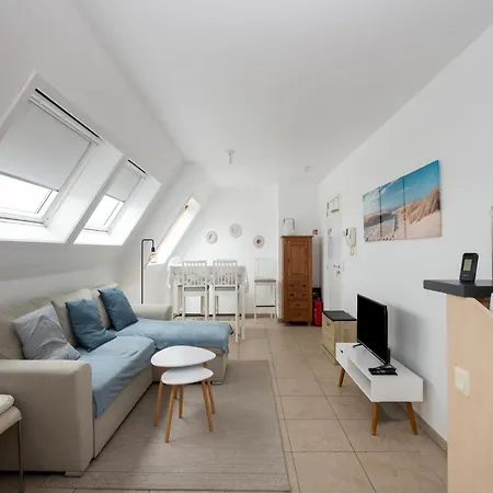 Beautiful Duplex With Fantastic Views *