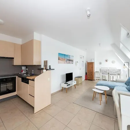 Beautiful Duplex With Fantastic Views *